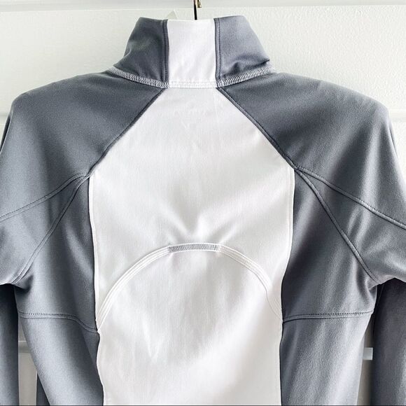 Athleta Running Wild 1/2 Zip White & Grey Pullover Sweatshirt Top XS - Picture 8 of 12